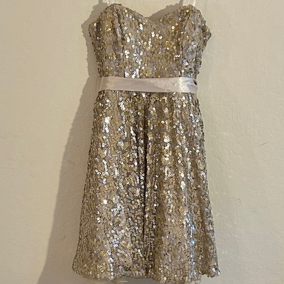 City Studio Champagne Sequin Sweetheart Strapless Mini Dress Size Junior's 3 - Picture 1 of 4